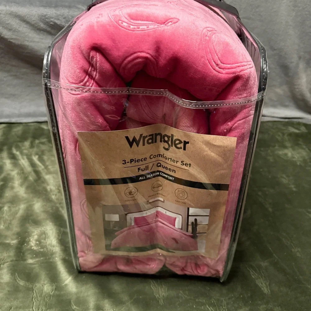 Wrangler pink horseshoe